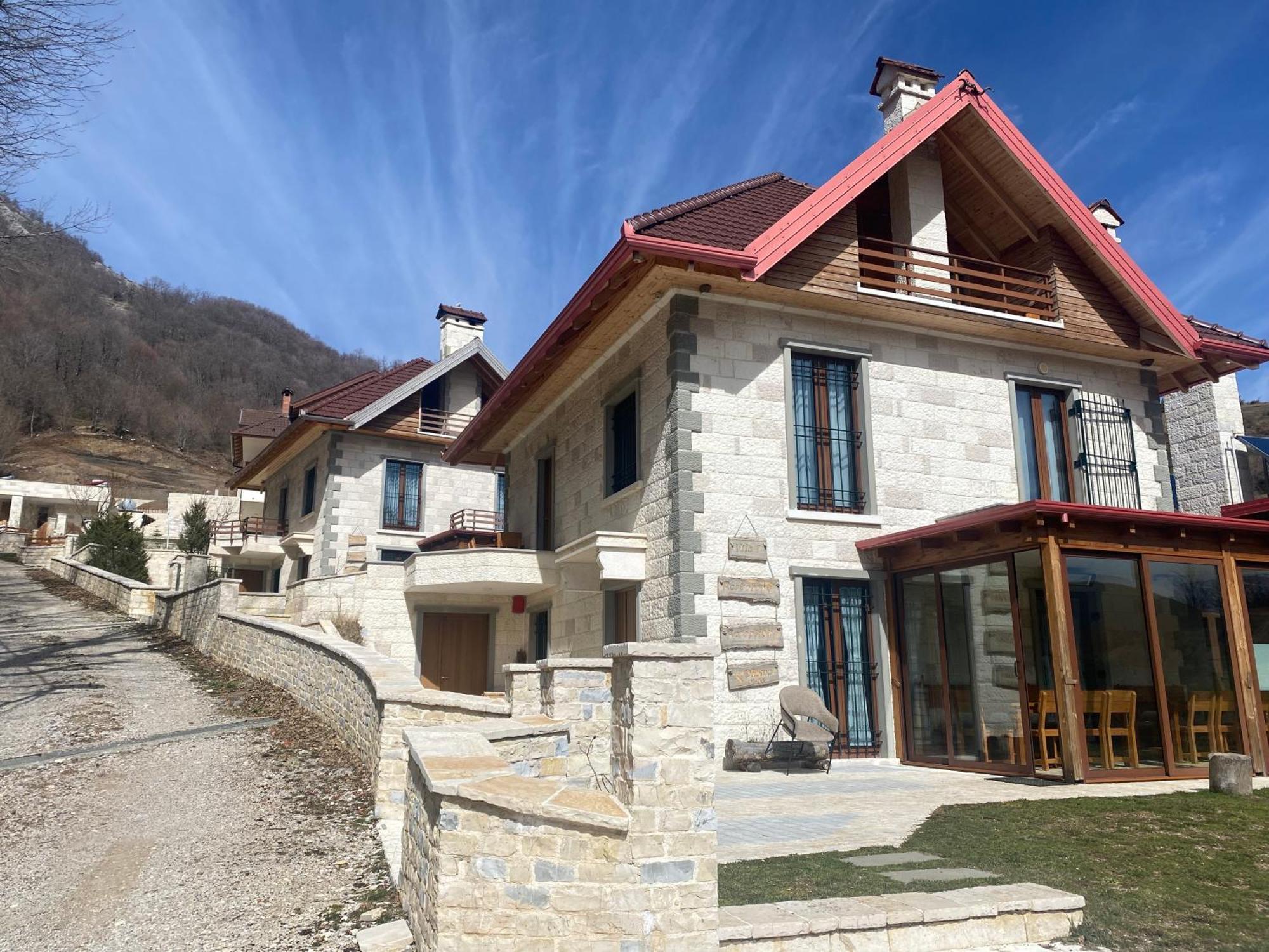 Gasthof Joen Village Librazhet